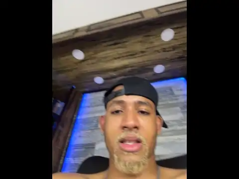 B_Wild's Live XXX Chat