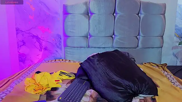 ELL_PBCのライブXXXチャット