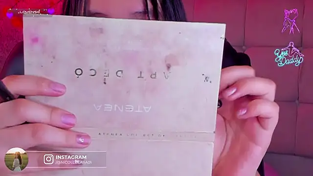 Kitty_Rose_CS Show in webcam