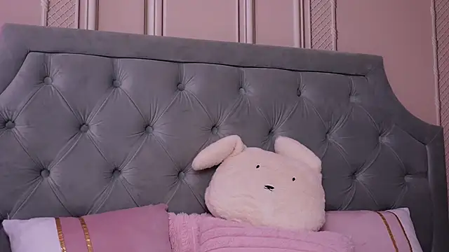 LucyAddison Chat XXX in diretta