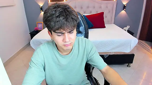 Tommy18__'s Live XXX Chat