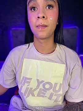 Chat XXX en directo de Isabella-Teen