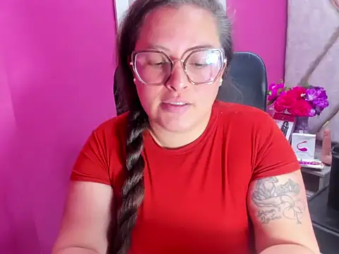 XXX chat uživo modela Sarah_Boobs_