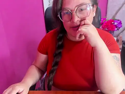 Czat XXX na żywo – Sarah_Boobs_