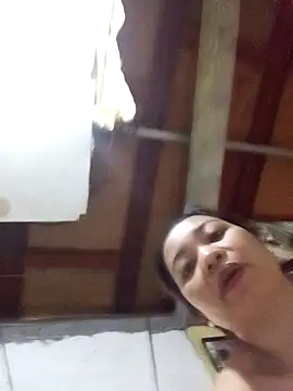 Chat +18 de ThickkDesiDoLL ao vivo