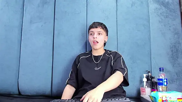 Chatroom XXX en direct de Megan_Thompson_