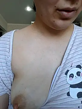 Emi_hot1 Chat XXX live