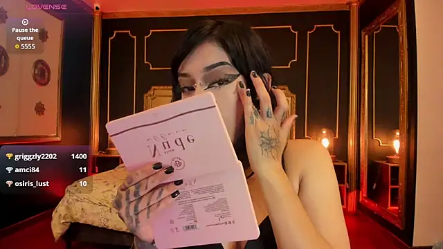 Kat_VonDe Live XXX-Chat