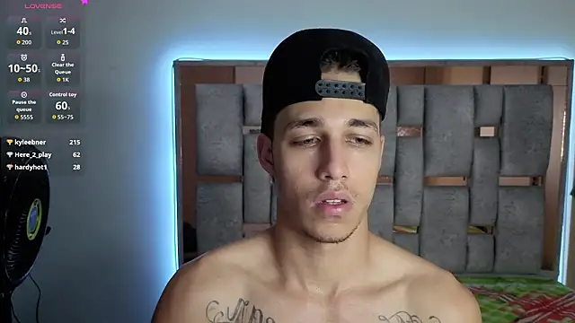 orionblaze69_: διαδικτυακό σόου στην κάμερα