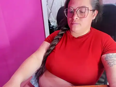 Chatroom XXX en direct de Sarah_Boobs_