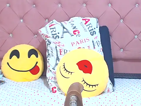 Chat +18 de emassquirt29 ao vivo