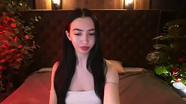 WildKittenX_ Adlı Modelin Canlı XXX Sohbeti