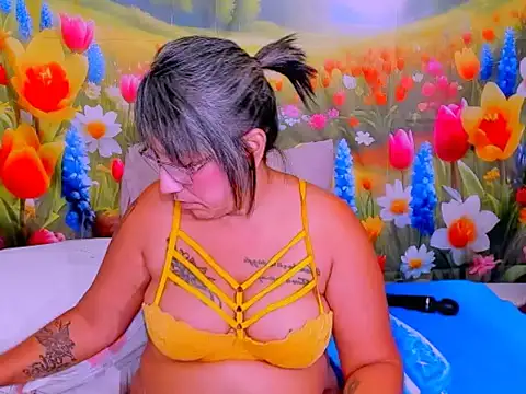 indianroxy live XXX chat