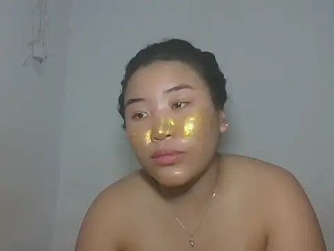 Zyeiii: онлайн-секс-чат