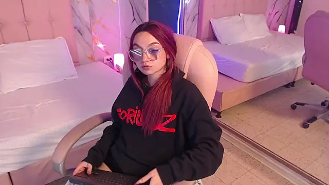 Red_kytty6 Adlı Modelin Canlı XXX Sohbeti