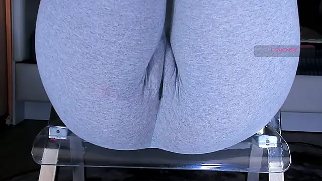 Cameltoe_squirt_inPants Adlı Modelin Canlı XXX Sohbeti