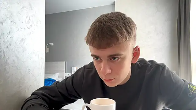 SoloFury webkamerás műsora