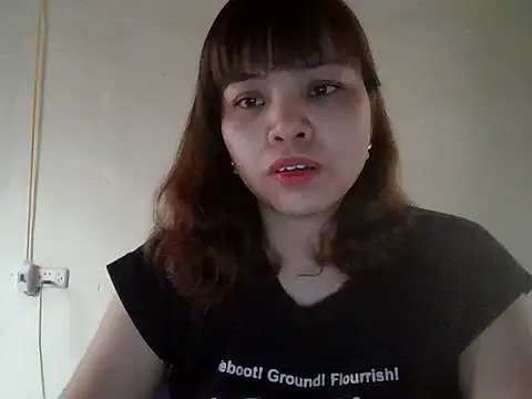 Angela-Eira Chat XXX live