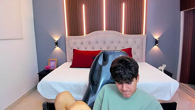 Živý XXX chat Tommy18__