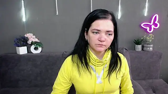 LauraFinn's Live XXX Chat