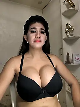SexyFatHugeCock Adlı Modelin Web Kamerası Şovu