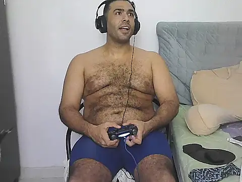 AlphaLatinoBear 即時 XXX 聊天