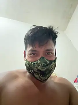 LuisSafari@xh 即時 XXX 聊天