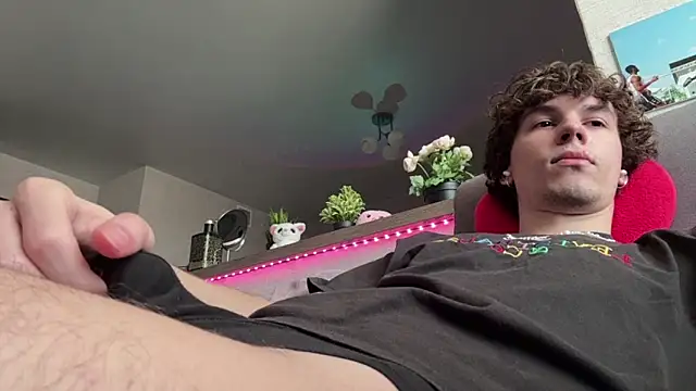 Jeremy1Scott 即時 XXX 聊天