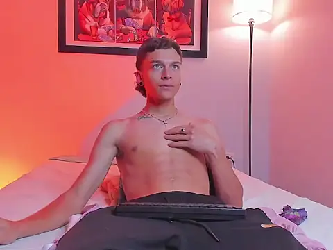 Noahh_Saky 即時 XXX 聊天