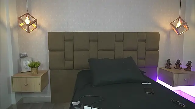 Julieth_Rojas élő XXX-chatje