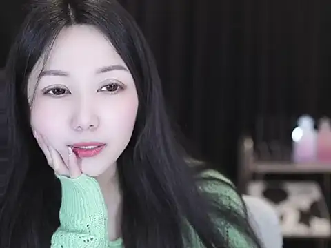 Nuyoah-77 – Live XXX-chat