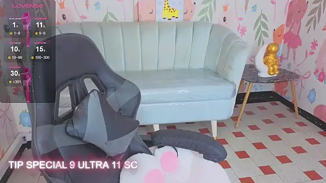 Paris09_v_'s Live XXX Chat