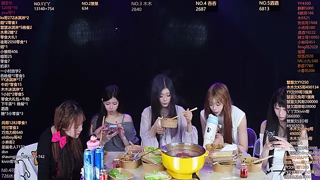 EYgirl222 live XXX chat