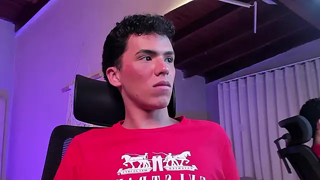 Seab_trooy 即時 XXX 聊天