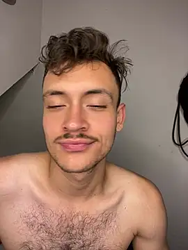 Pokazy przed kamerką – Desmond_Clark