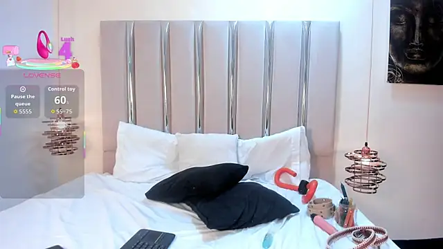 SabrinaVantress' Live XXX Chat