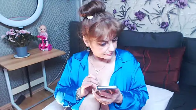 cutewoman67: онлайн-секс-чат