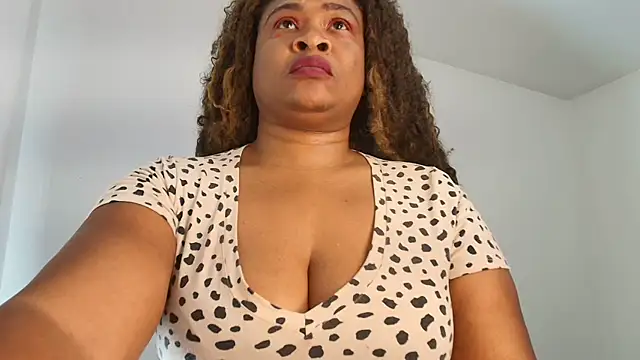 luxy_benet Adlı Modelin Canlı XXX Sohbeti