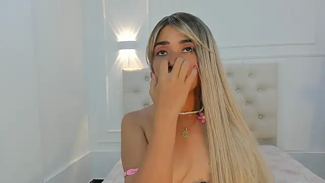 Chatroom XXX en direct de charlotte_dante212