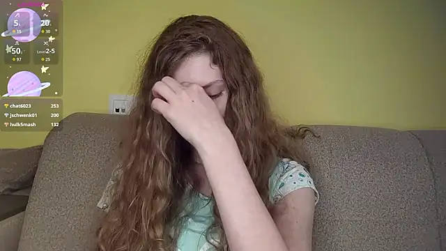 Chatroom XXX en direct de RayaNenlia