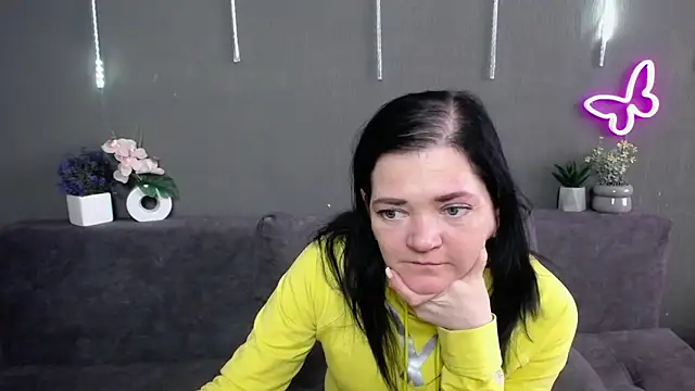 Chatroom XXX en direct de LauraFinn