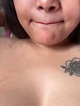 Rosy_BabyDoll Show in webcam