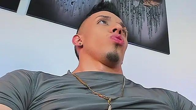 Angelo_Varek 即時 XXX 聊天