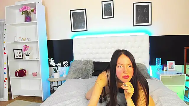 AdrianaCult's Live XXX Chat