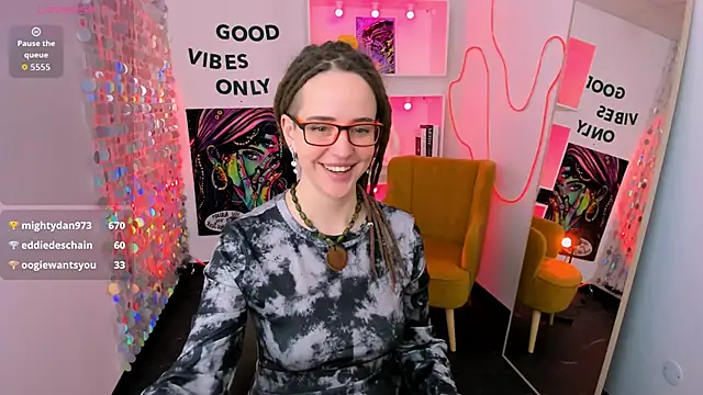 Chat XXX ao vivo de LisaFoxy_y