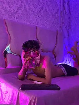 Webkamerová show osamu_tay