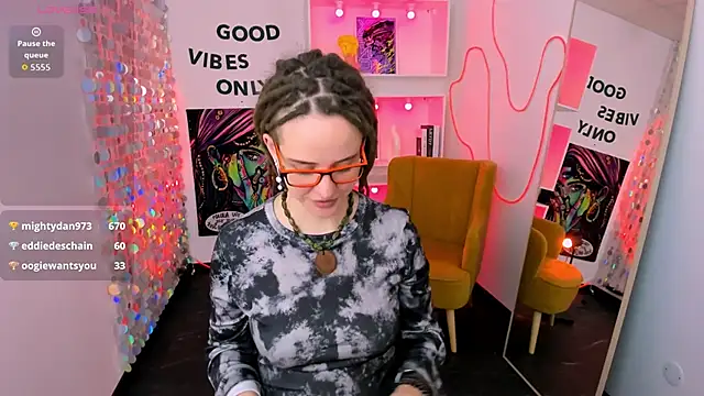 Chatroom XXX en direct de LisaFoxy_y