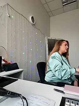 Chat +18 de Juicy_PeachLux ao vivo