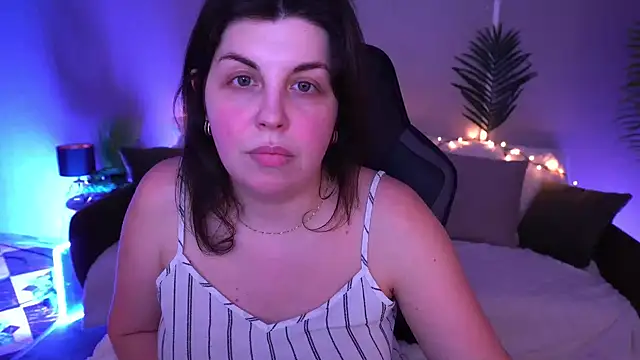 MirandaWong Adlı Modelin Canlı XXX Sohbeti