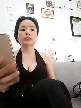 Ivy_Trix2: онлайн-секс-чат